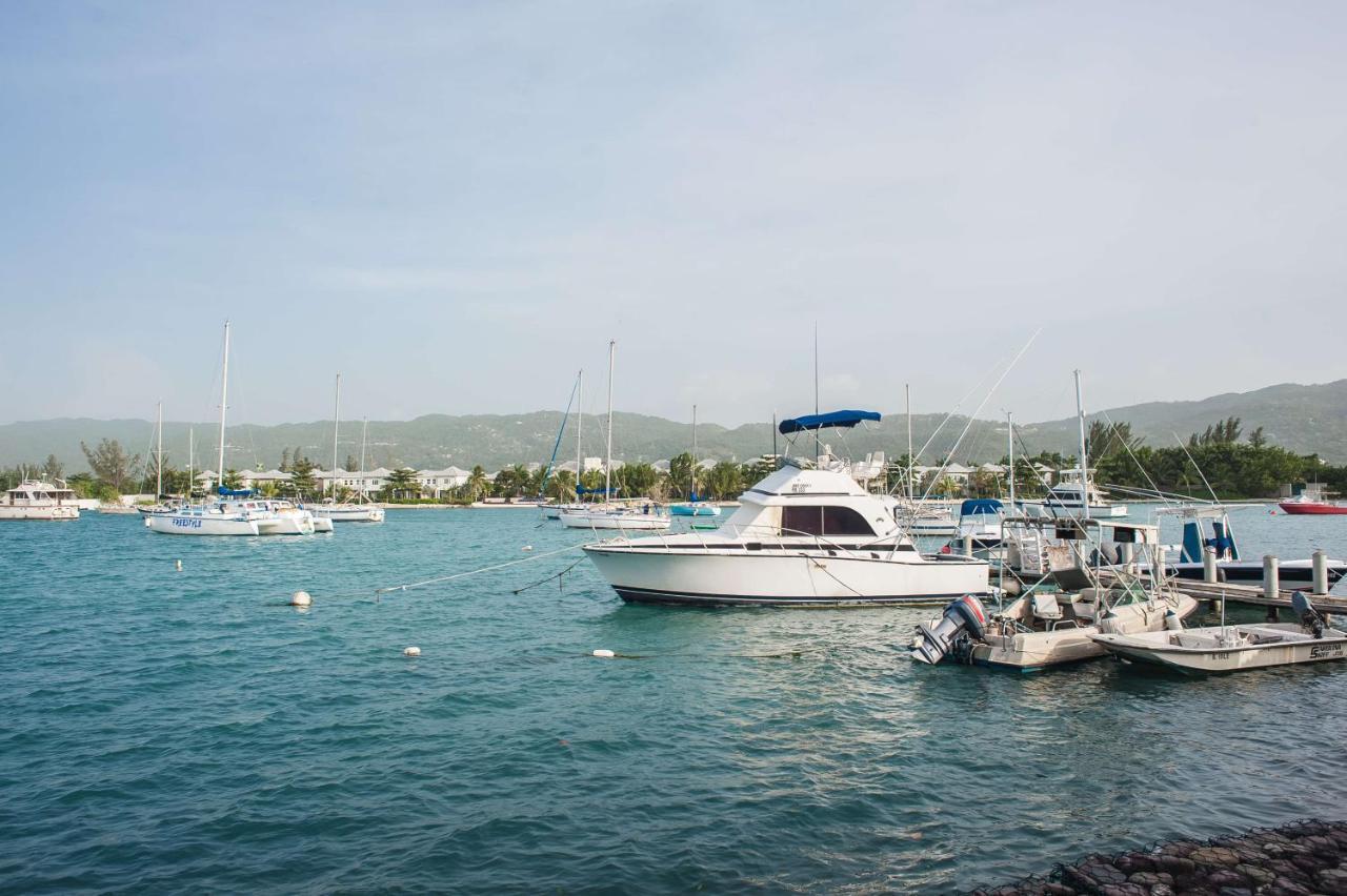 Seawind Beach Apartments Montego Bay Ngoại thất bức ảnh